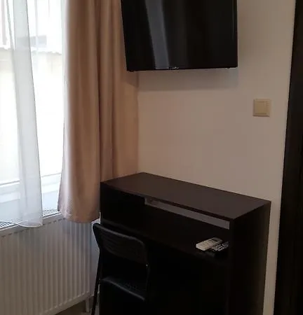 Guest house Vis A Vis 3*