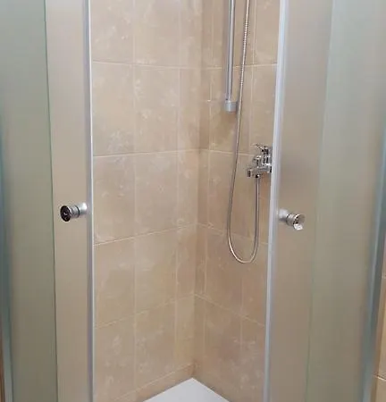 Guest house Vis A Vis 3*