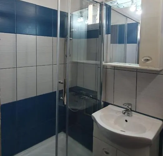 Vis A Vis Konukevi 3*