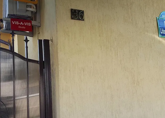 Konukevi Vis A Vis Bükreş