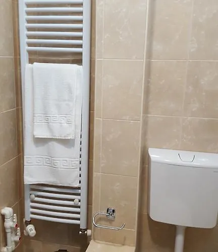 Vis A Vis ブカレスト