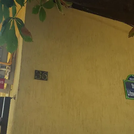 Vis A Vis ゲストハウス ブカレスト